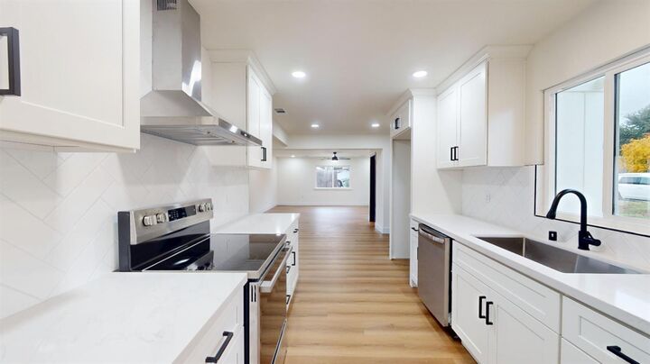 Property Photo: 11850 Topper Road CA 93636