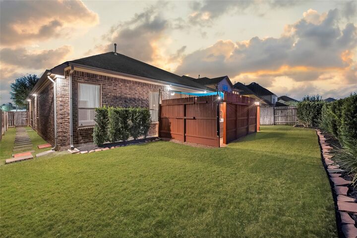 Property Photo:  9619 Hideaway Green Drive  TX 77406 