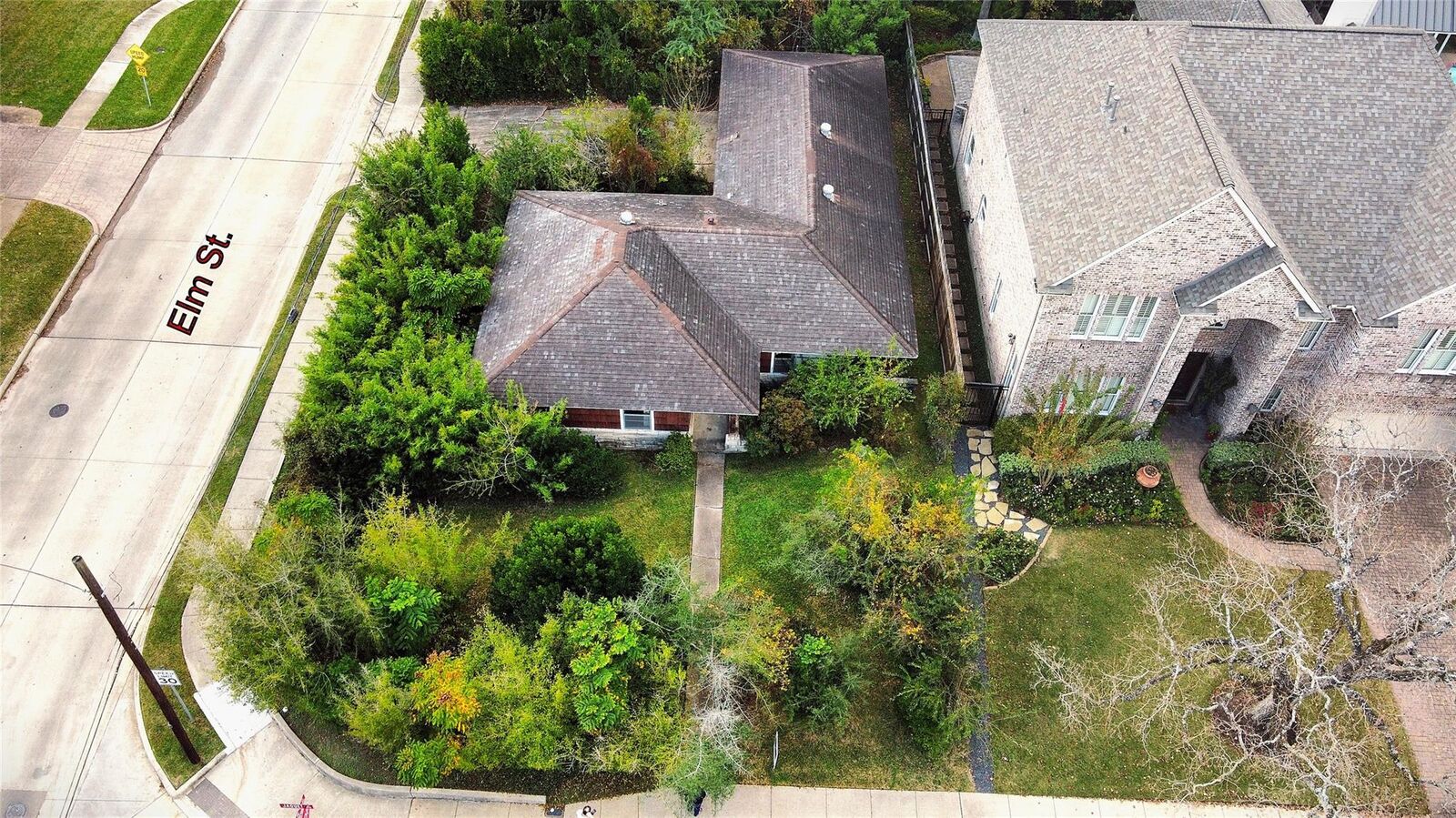 Property Photo: 851 Jaquet Drive TX 77401