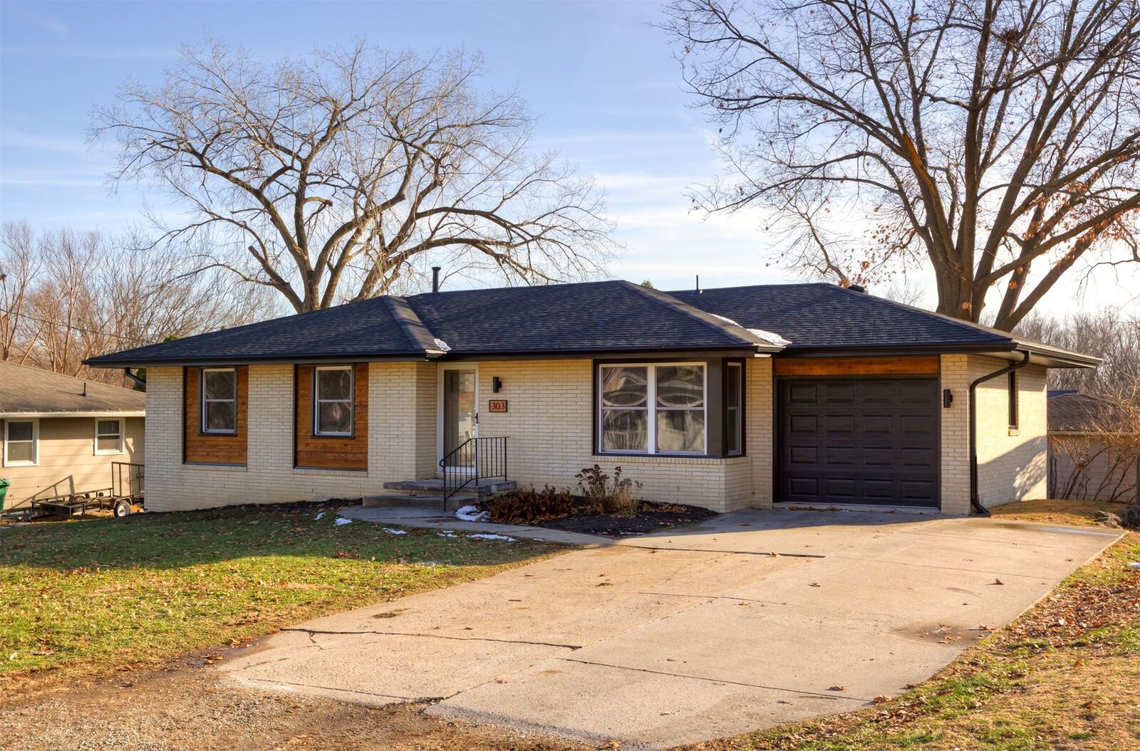 Property Photo:  303 W McKinney Street  IA 50237 