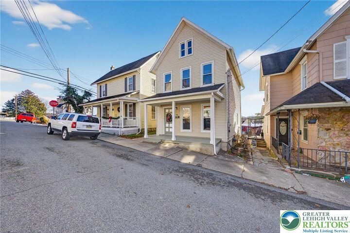 Property Photo:  526 Brown Avenue  PA 18013 