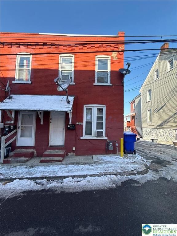 Property Photo:  919 Mechanic Street  PA 18015 