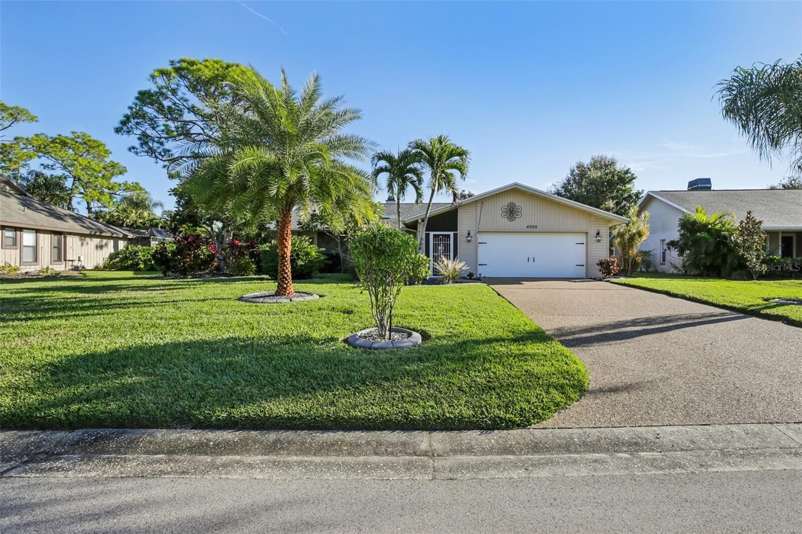 Property Photo:  4959 Southern Wood Drive  FL 34241 