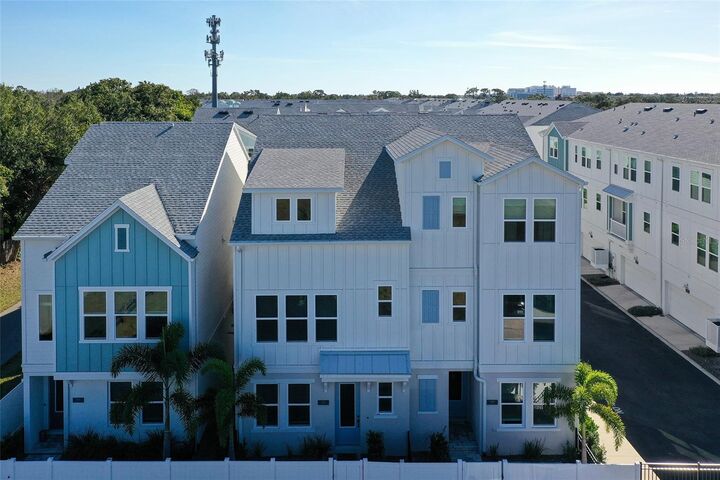 Property Photo: 2604 Wirts Court FL 34237