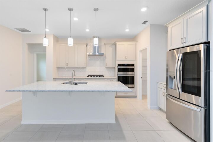 Property Photo: 1720 Hamlin Ridge Road FL 34715