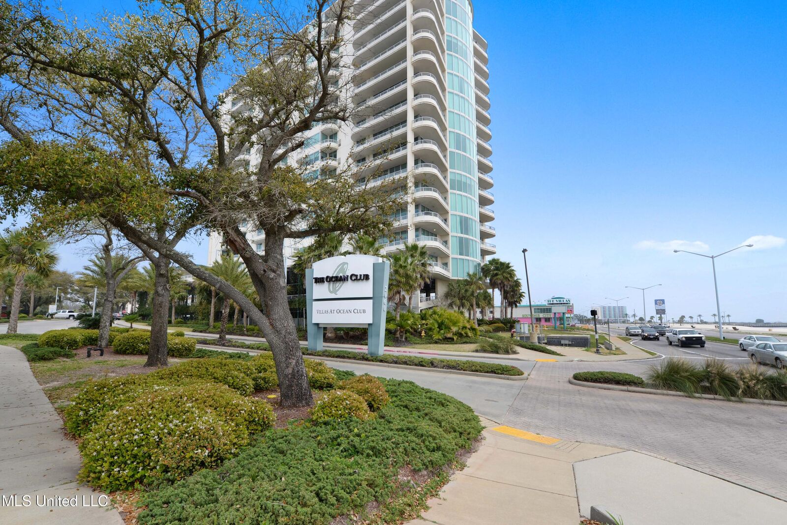 Property Photo:  2060 Beach Boulevard  MS 39531 
