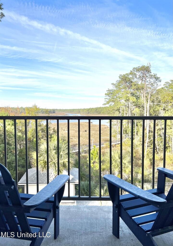 Property Photo:  2501 Bienville Boulevard  MS 39564 