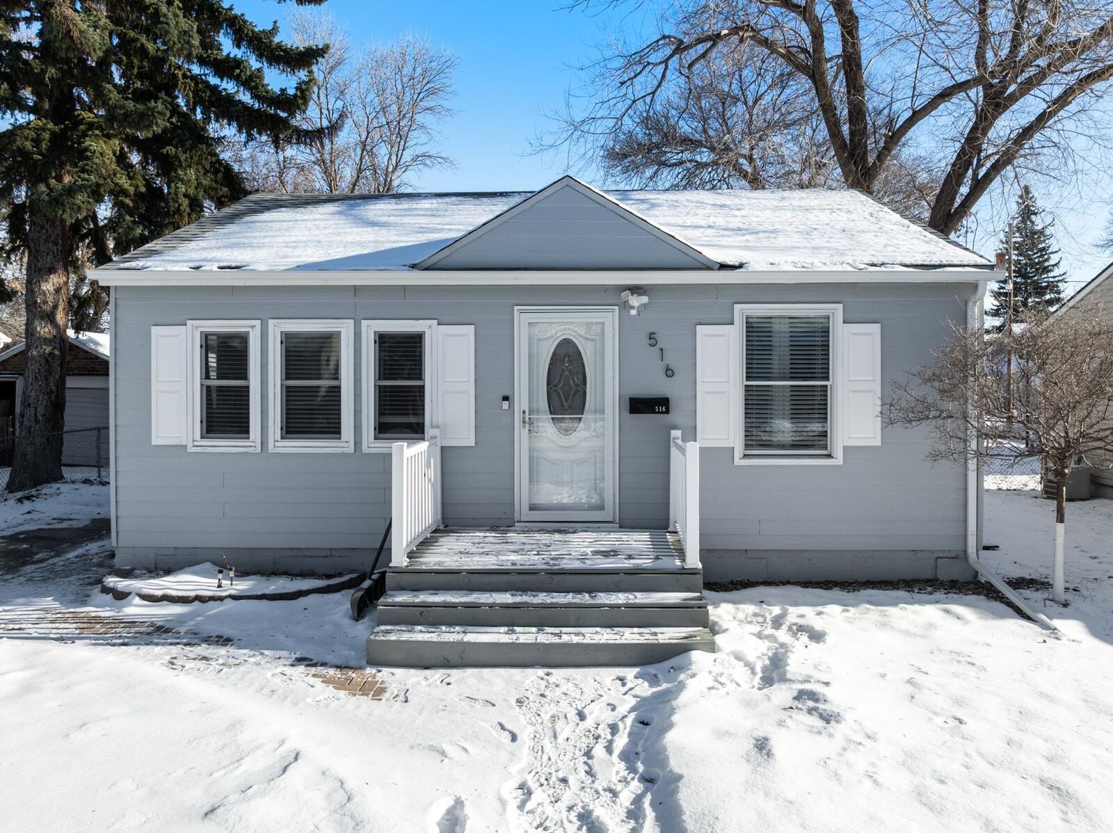 Property Photo:  516 19th St NW  ND 58703 