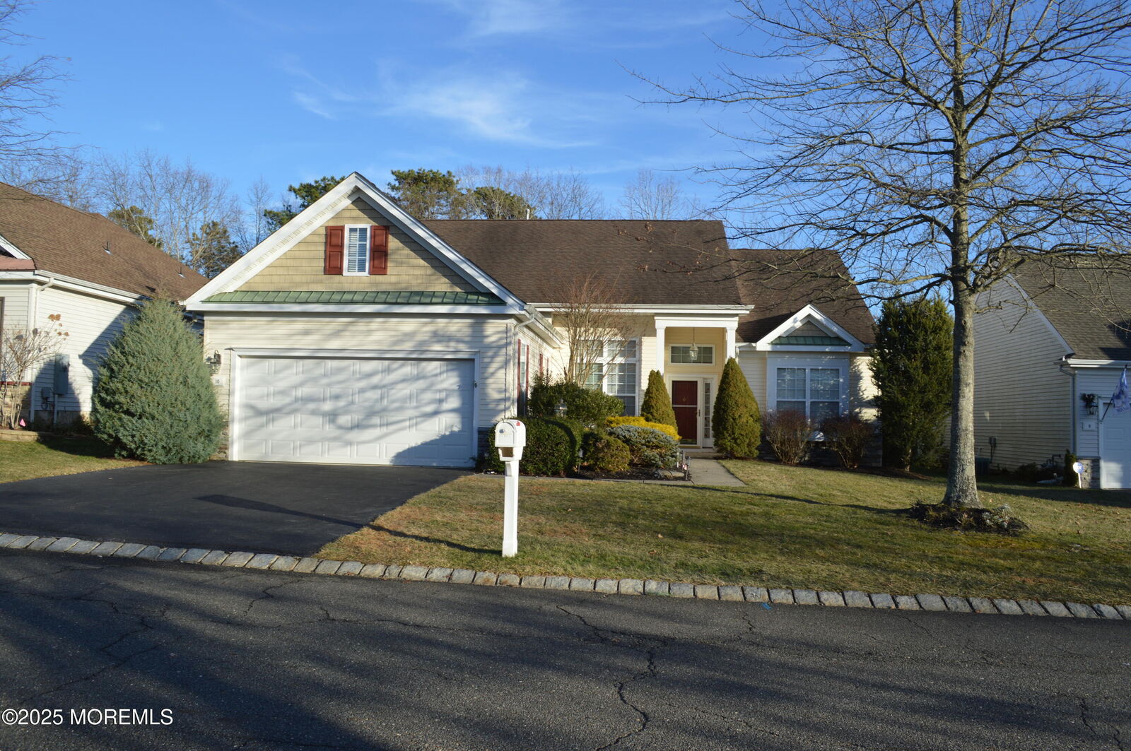 Property Photo:  10 Fenwick Lane  NJ 08005 