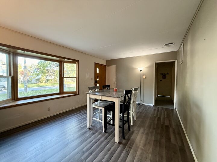 Property Photo:  301 S Walnut Street  IL 61727 