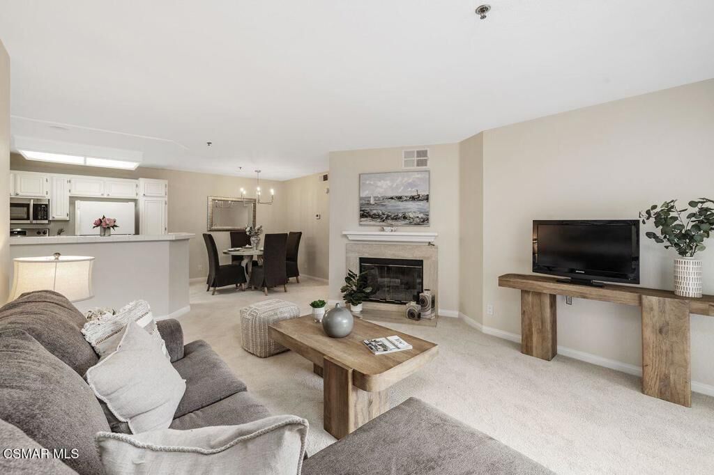 Property Photo: 697 Sutton Crest Trail 302 CA 91377