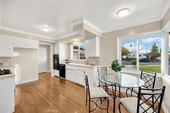 Property Photo: 622 Linden Way CA 92821