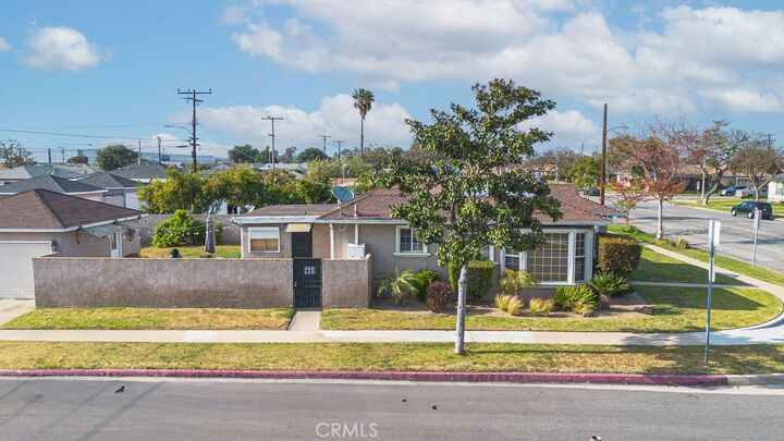 Property Photo:  13719 S San Pedro  CA 90061 