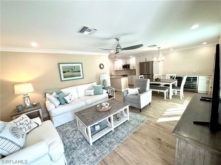 Property Photo:  1435 Curlew Avenue 1  FL 34102 