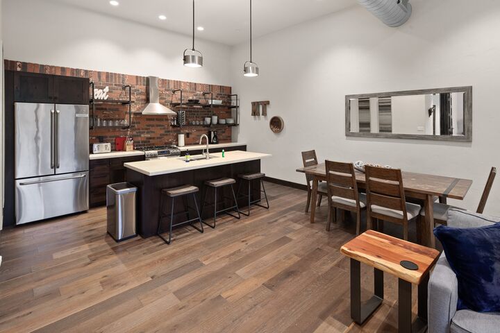 Property Photo: 214 E 2nd Street 201 MT 59937