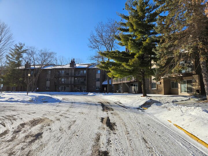 Property Photo:  3425 Golfview Drive 112  MN 55123 