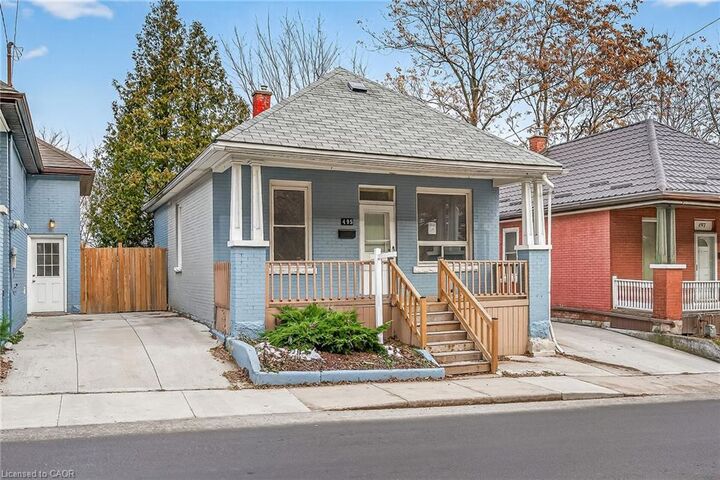 Property Photo:  495 Charlton Avenue E  ON L8N 1Z4 