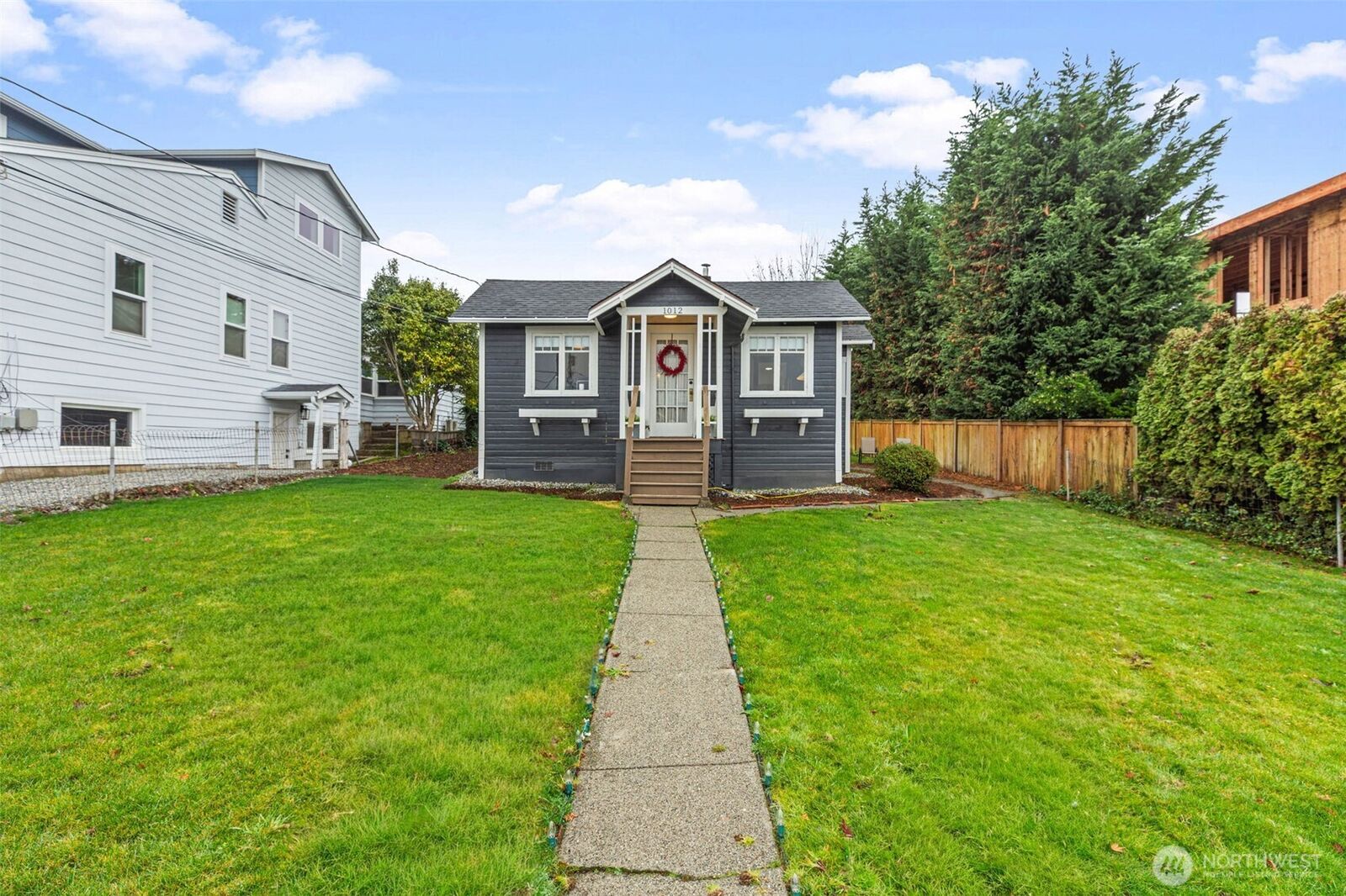 Property Photo:  1012  1st Street  WA 98033 