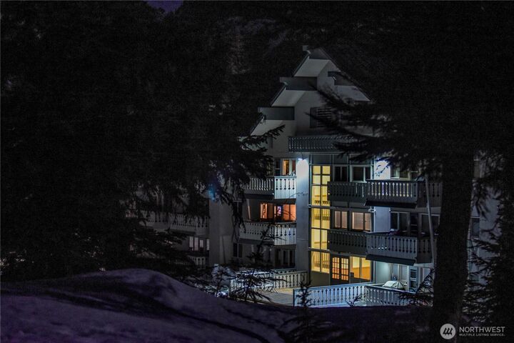 Property Photo:  220  Tanner Way 206  WA 98068 