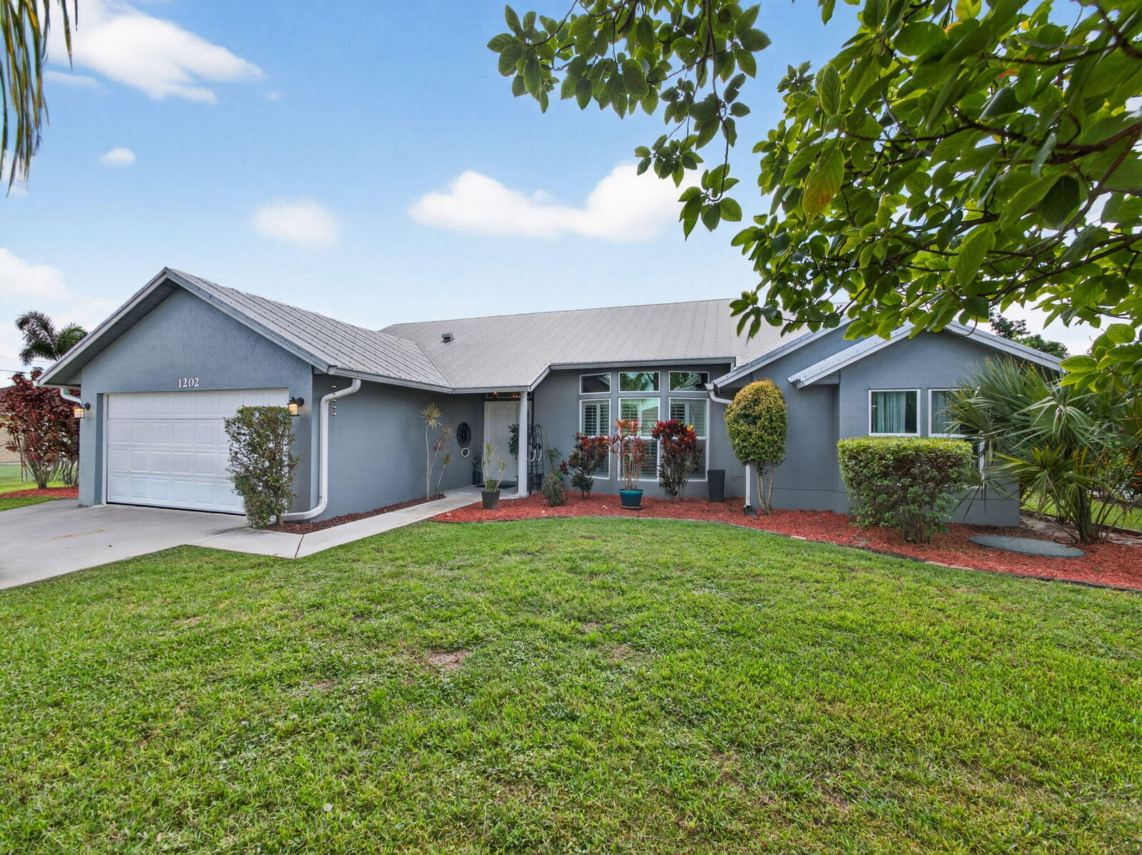 Property Photo:  1202 SW Bargello Avenue  FL 34953 