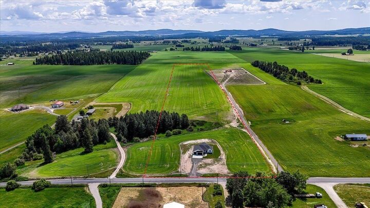 Property Photo:  8521 W Dahl Rd  WA 99006 