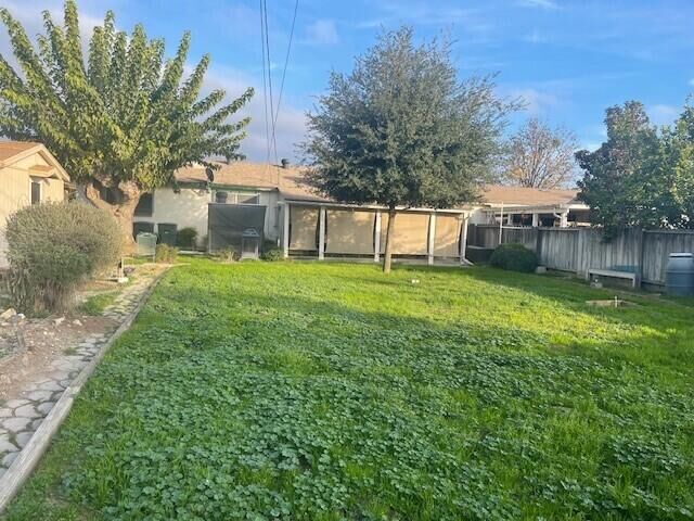 Property Photo:  2113 S Court Street  CA 93277 