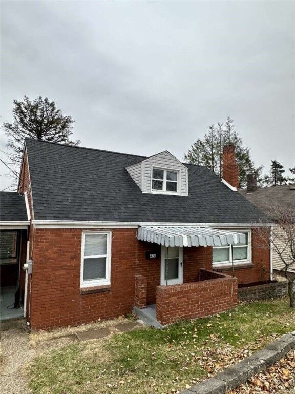 Property Photo:  424 Grandview Ave  PA 15122 