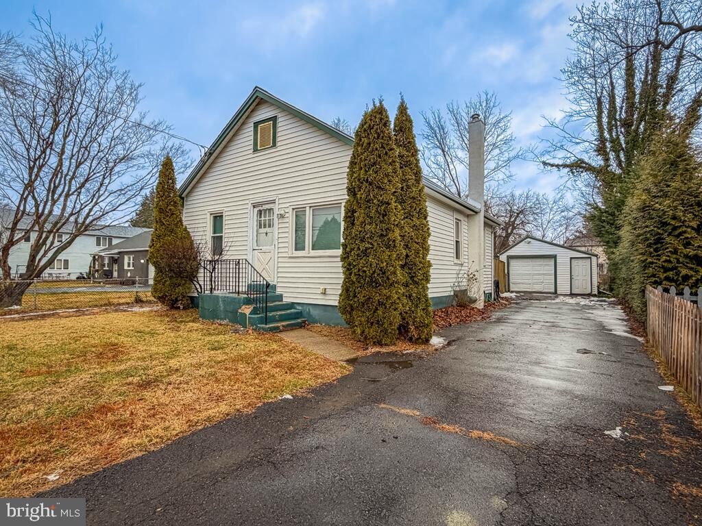 Property Photo:  434 Woodland Avenue  PA 19044 