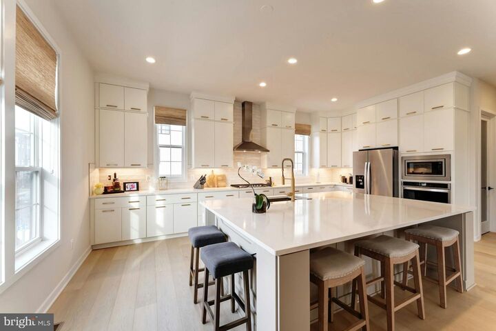 Property Photo: 43921 Hurleys Hunt Terrace VA 20147