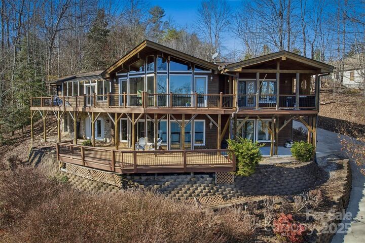 Property Photo:  536 Harborside Drive  NC 28761 