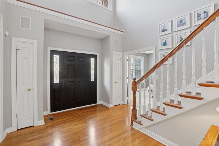 Property Photo:  1342 Wexford Lane  OH 45233 