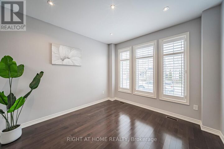 Property Photo:  3152 Larry Crescent  ON L6M 0T1 