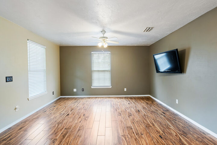 Property Photo:  5668 Charter Circle  FL 32563 