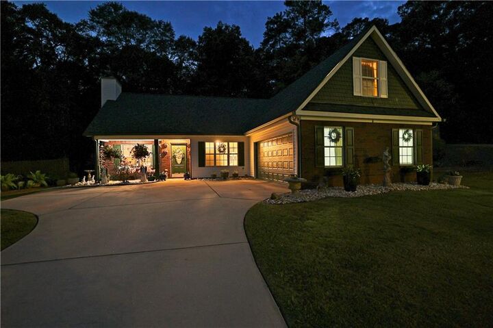 Property Photo:  100 Glenview Drive  GA 30224 