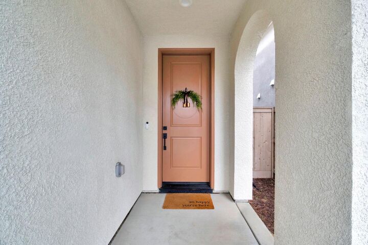 Property Photo:  554 McCaffrey Way  CA 93636 