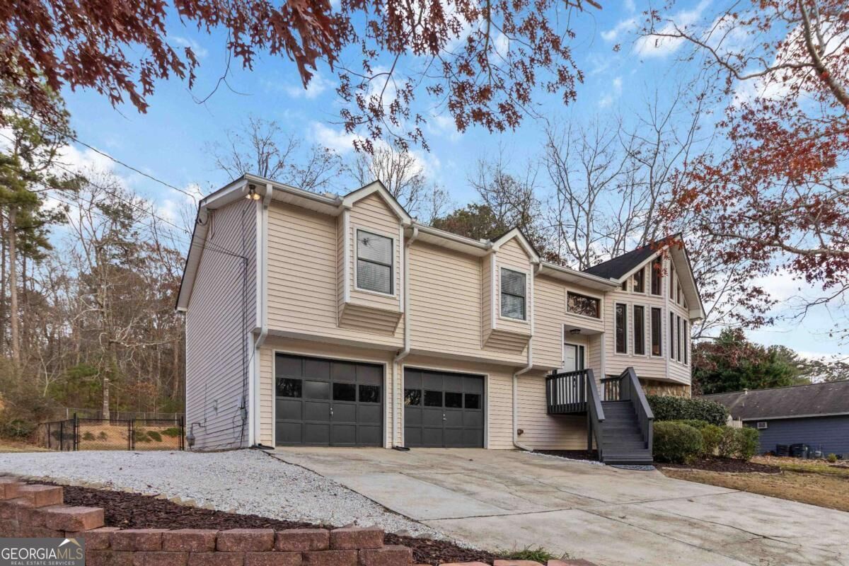 Property Photo:  65 Hinton Court  GA 30019 