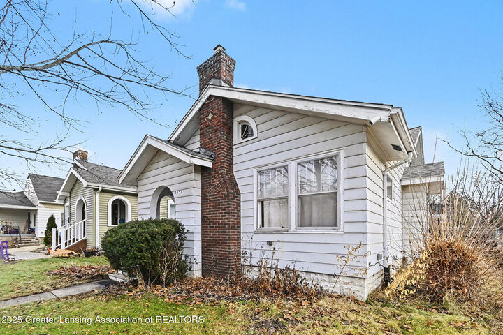 Property Photo: 1039 Morgan Street MI 48912