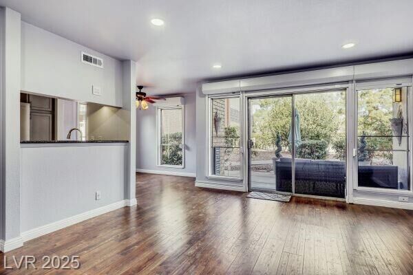 Property Photo: 682 Oakmont Avenue 1507 NV 89109