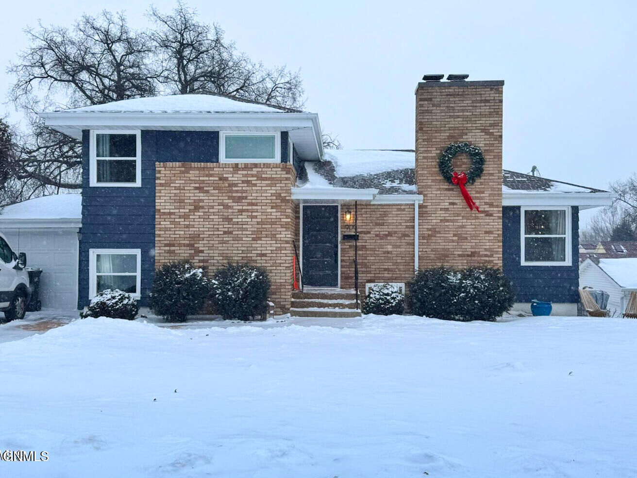 Property Photo:  909 1st Street N  ND 58501 