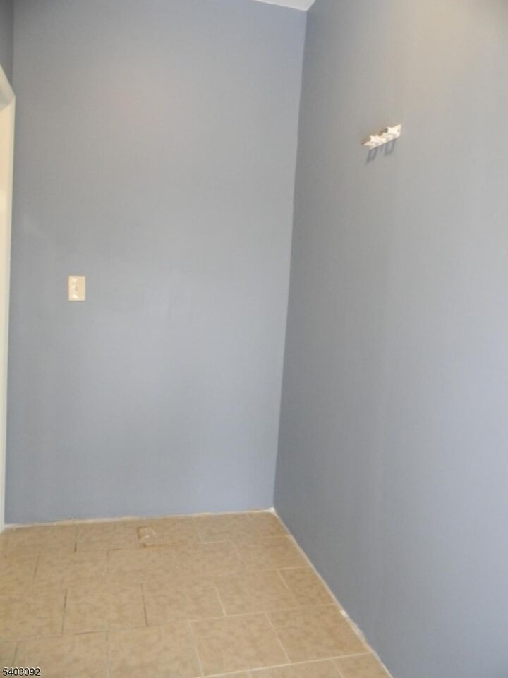 Property Photo:  181 S 10th St 1  NJ 07107 