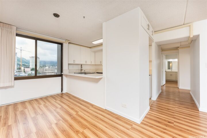 Property Photo:  2333 Kapiolani Boulevard 517  HI 96826 