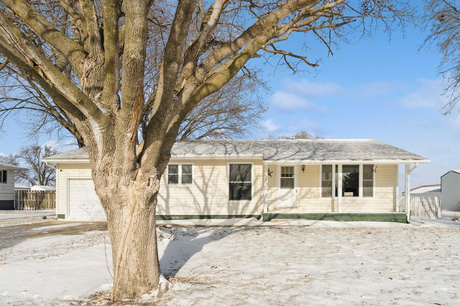 Property Photo:  1275 Hawley Street  IA 50648 