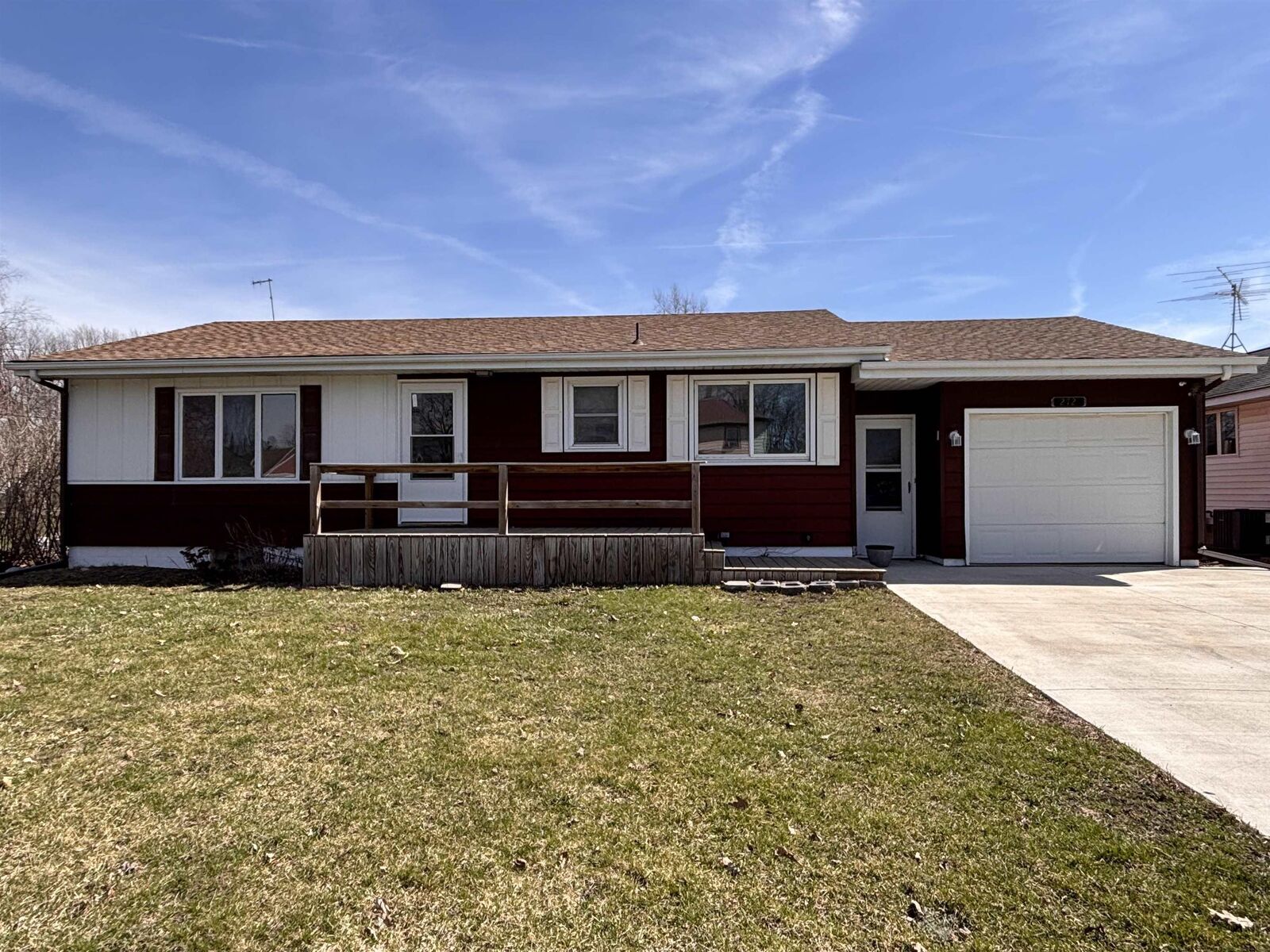 Property Photo:  272 Spruce Street  IA 50602 