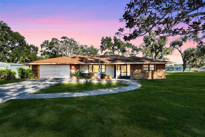 Property Photo:  940 Johnson Drive  FL 34711 