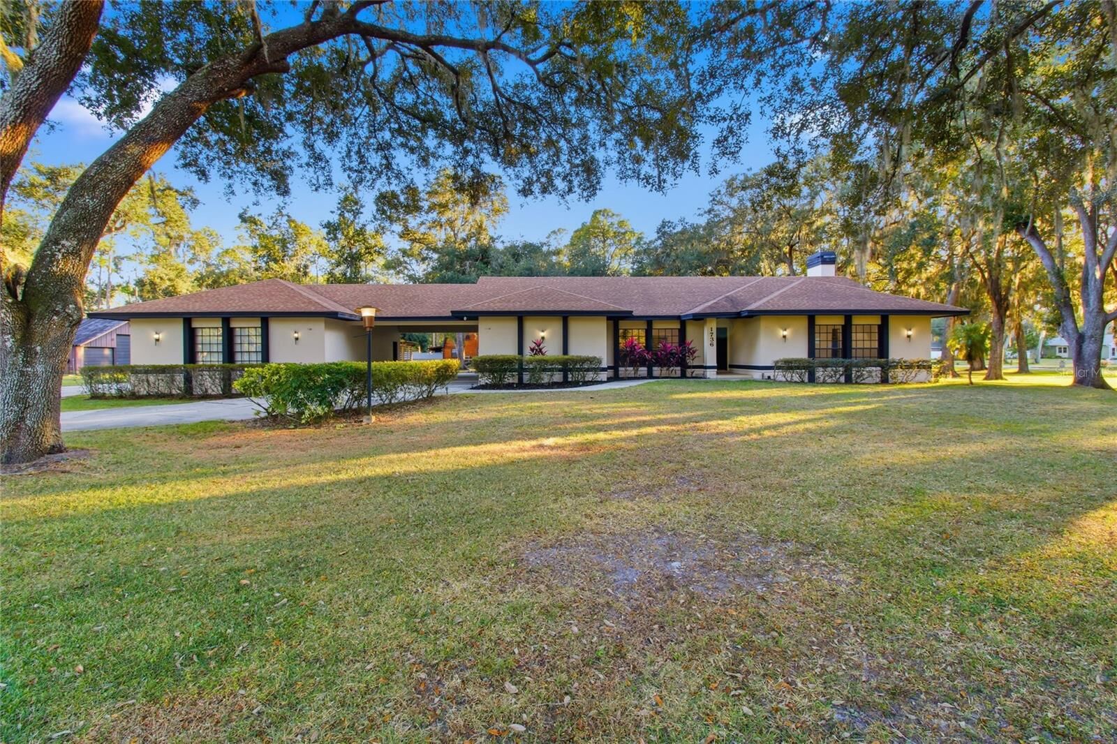 Property Photo:  1736 Itchepackesassa Drive  FL 33810 