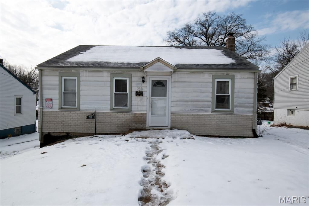Property Photo:  511 Averill Avenue  MO 63135 