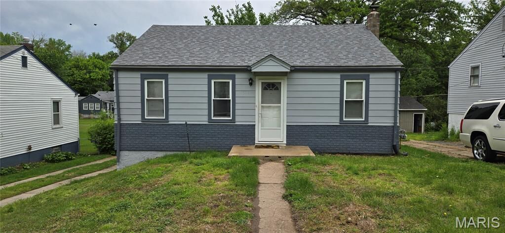 Property Photo:  511 Averill Avenue  MO 63135 