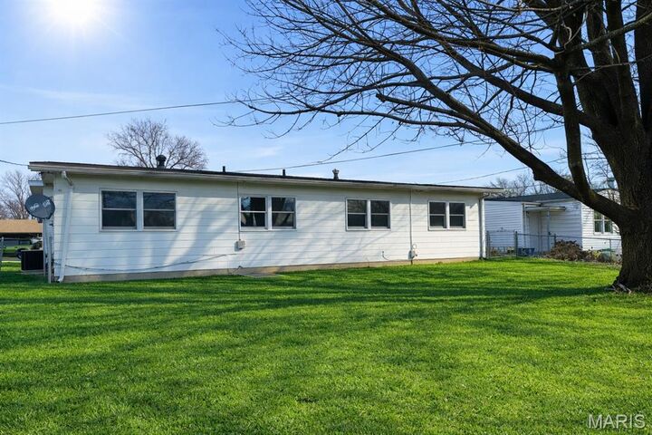 Property Photo:  2313 &Amp 2315 Saint George Lane  MO 63301 