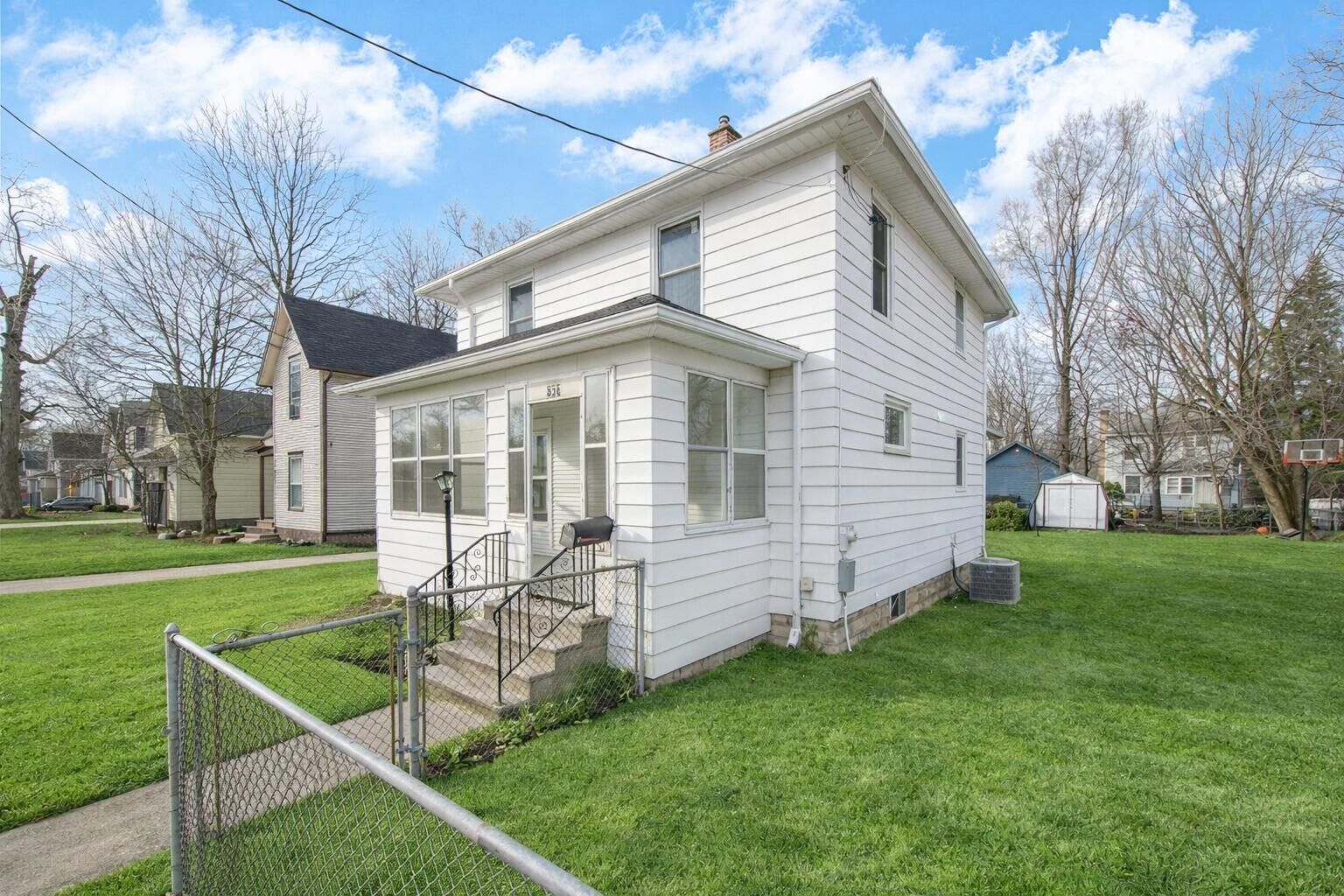 Property Photo: 826 Lincoln Street MI 49202