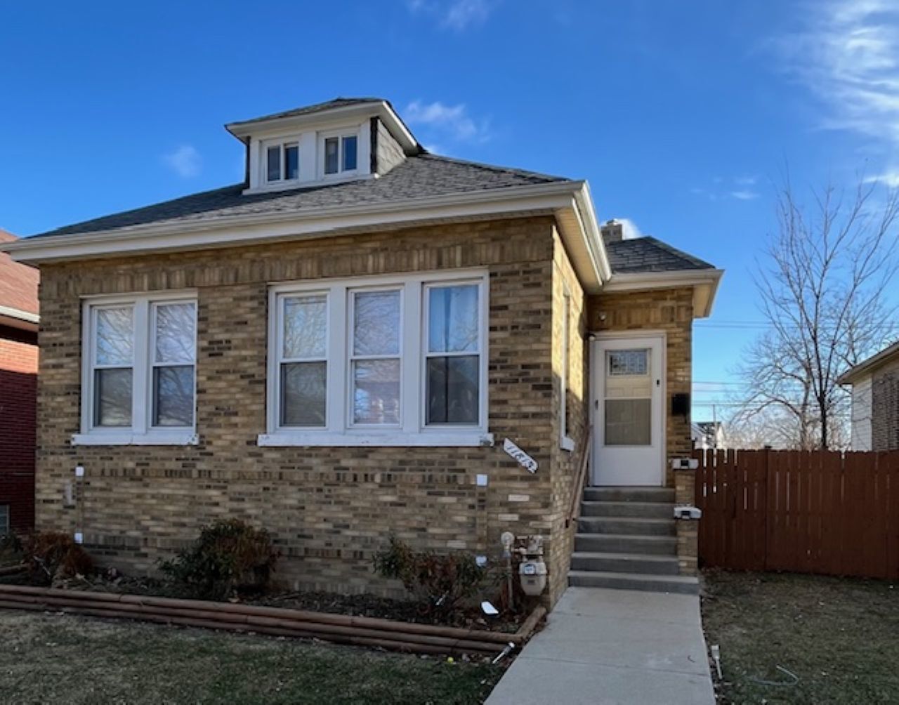 Property Photo:  11815 S Hale Avenue  IL 60643 